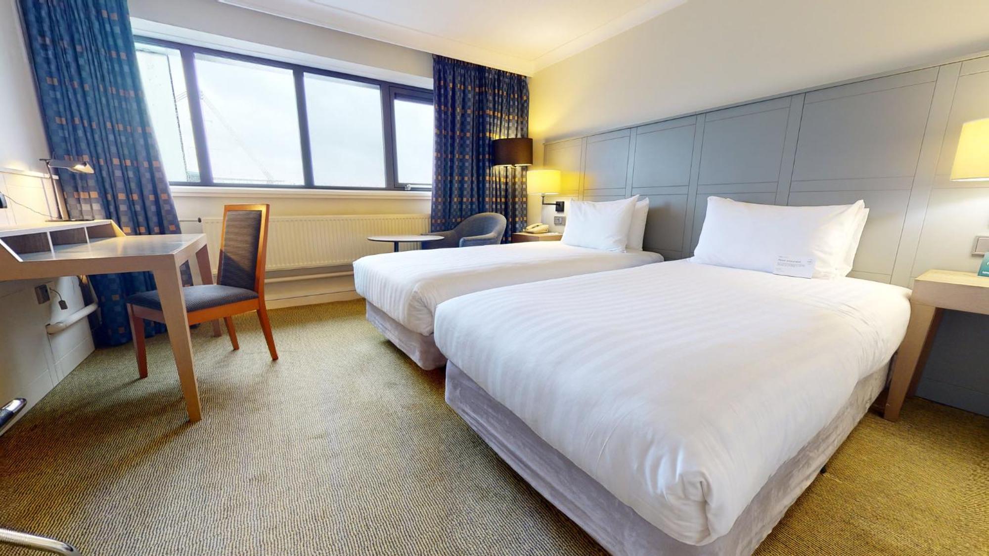 Holiday Inn Cardiff City, An Ihg Hotel Esterno foto