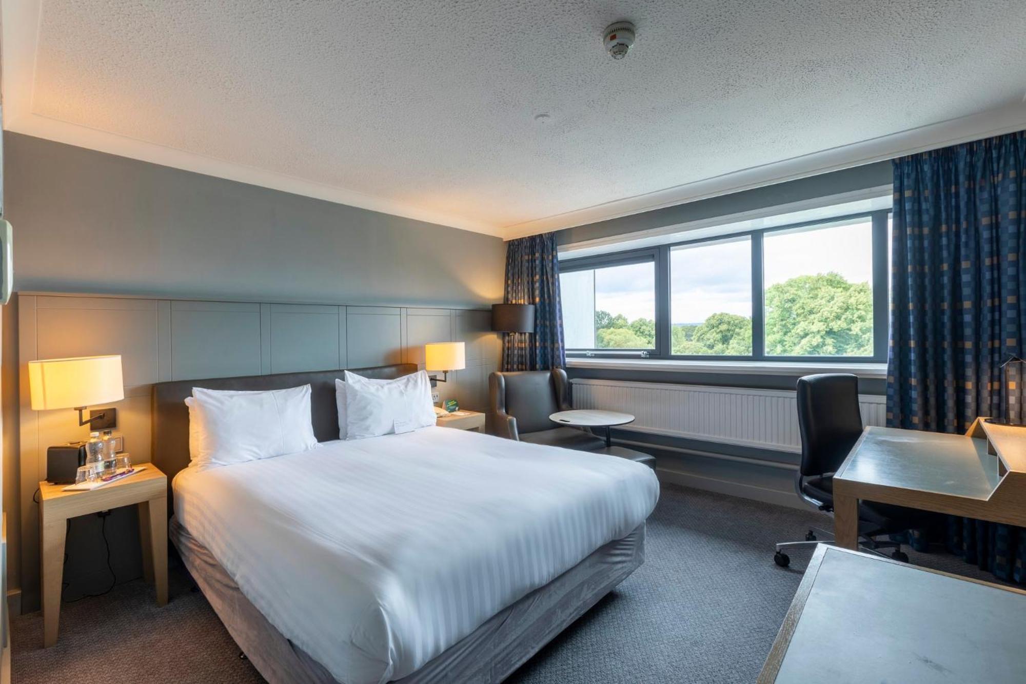 Holiday Inn Cardiff City, An Ihg Hotel Esterno foto